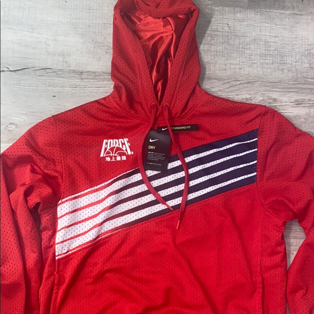 NIKE FORCE FOREIGN BASKETBALL RED HOODIE